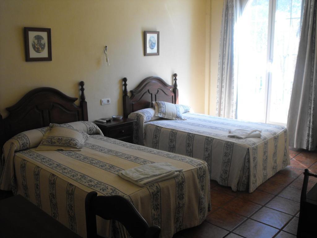 Hostal Nicol'S Hotel Luque ภายนอก รูปภาพ