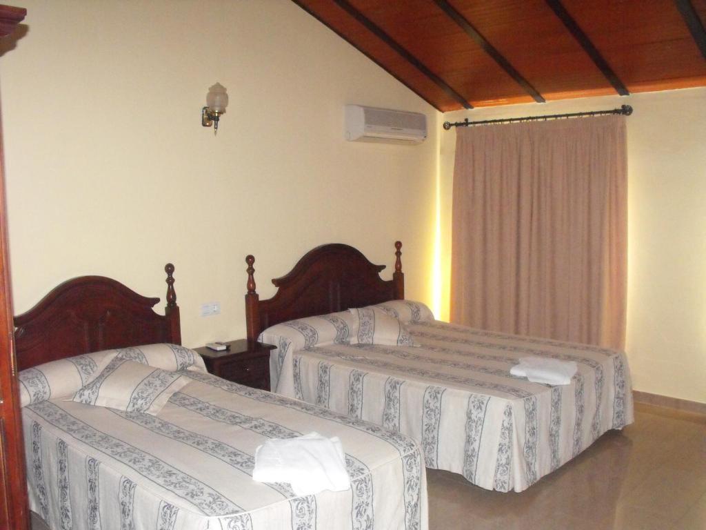 Hostal Nicol'S Hotel Luque ภายนอก รูปภาพ